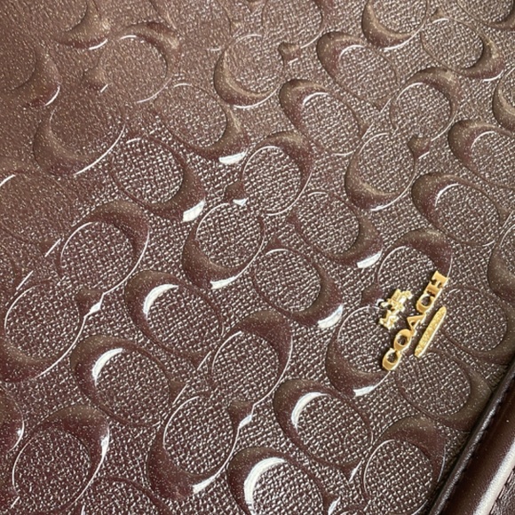 Shimmering deep purple coach bag , has a shimmer to it , very chic - Picture 5 of 7